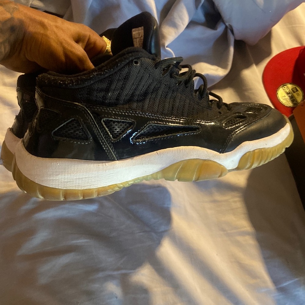 Jordan 11 low space jam